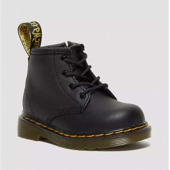 Dr. Martens Other - NWOT DR. MARTENS INFANT BLACK LEATHER LACE UP BOOTS - US SIZE 5 -